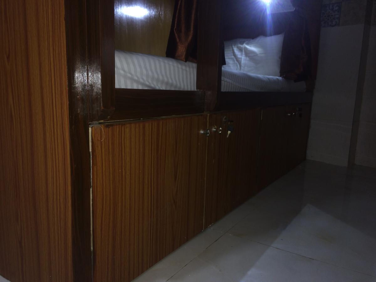Zara Dormitory Mumbai Exterior photo