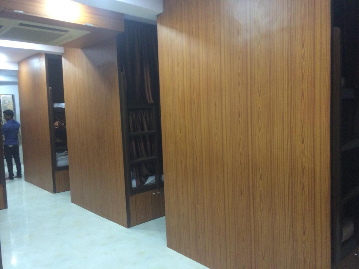 Zara Dormitory Mumbai Exterior photo